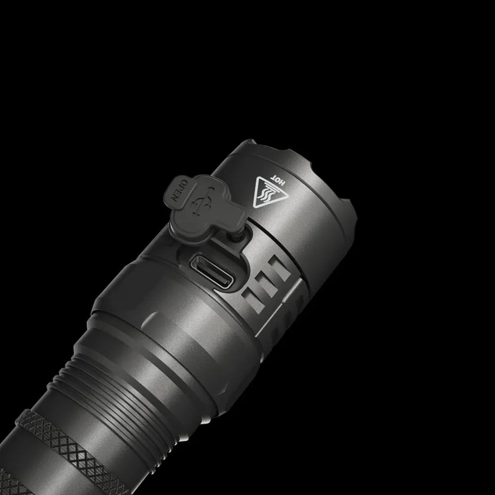 Svítilna Nitecore P23i
