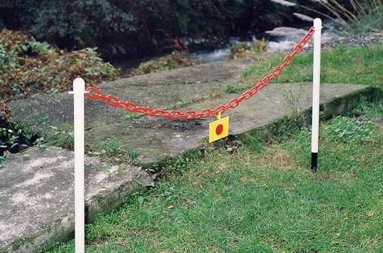 Flexibarrier Sloupek s řetězem s plastovým sloupkem - hrot, 107 cm
