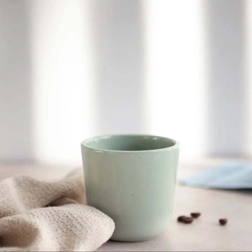 Ručně vyráběný hrnek na cappuccino - indre Ceramics