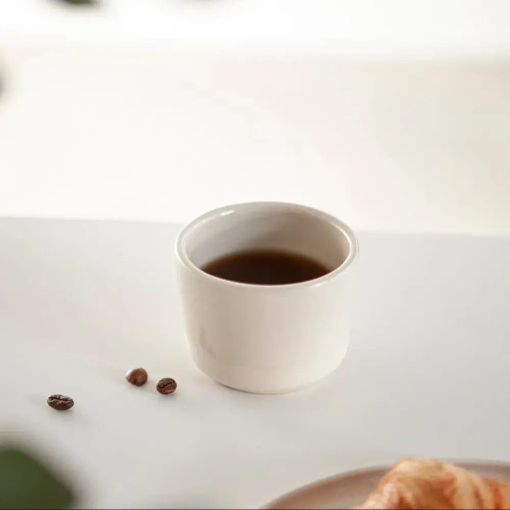 Ručně vyráběný hrnek na kávu espresso - indre Ceramics